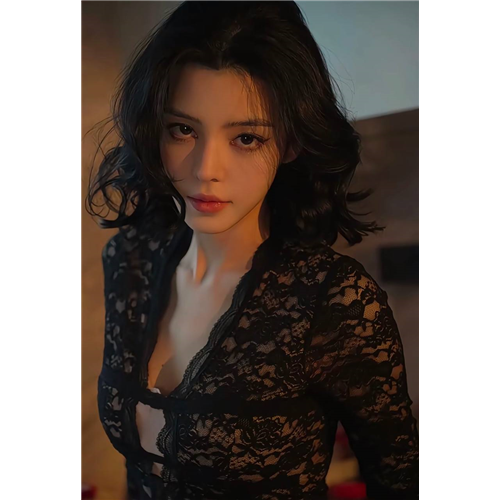 性感短发女Velyn