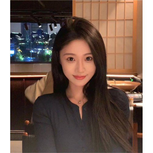 大眼娃娃脸美女Zeyra