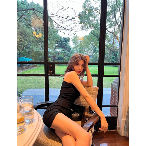 INS时尚博主婕茵