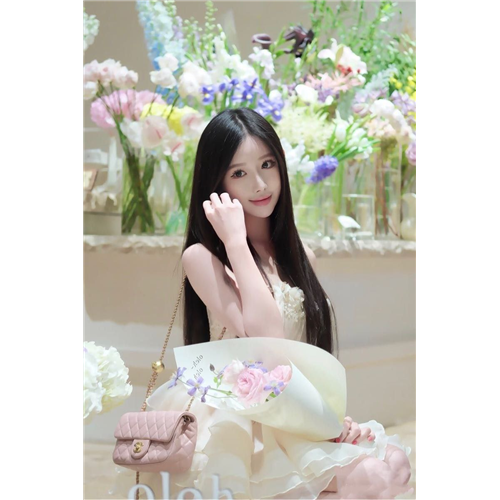 院校在读校花语婷