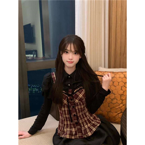 颜值网红学妹依依