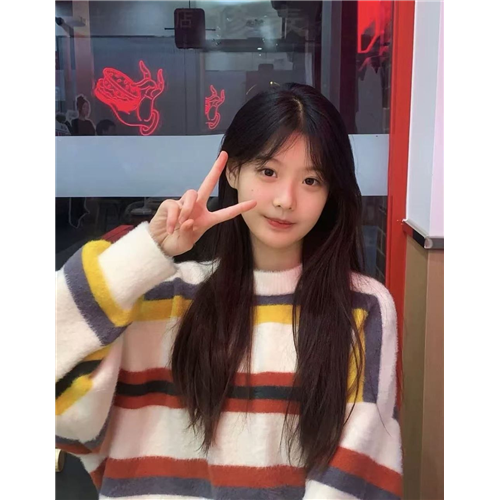 专属小女友Laina