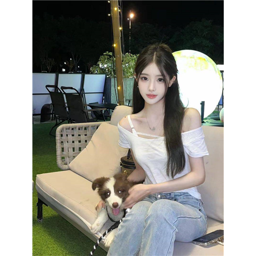 甜美童颜网红凡西