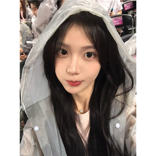 笑意盈盈甜妹慕妤