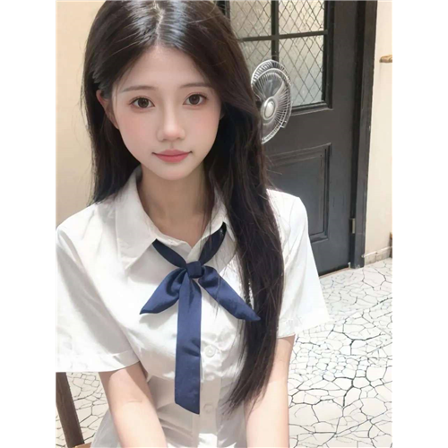 初恋女友感百玲