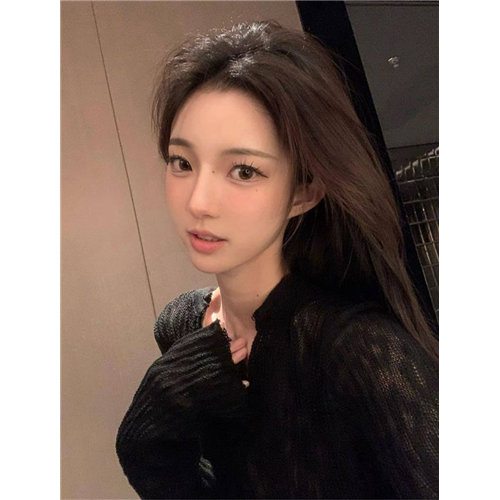 御姐型小脸美女Rosalie