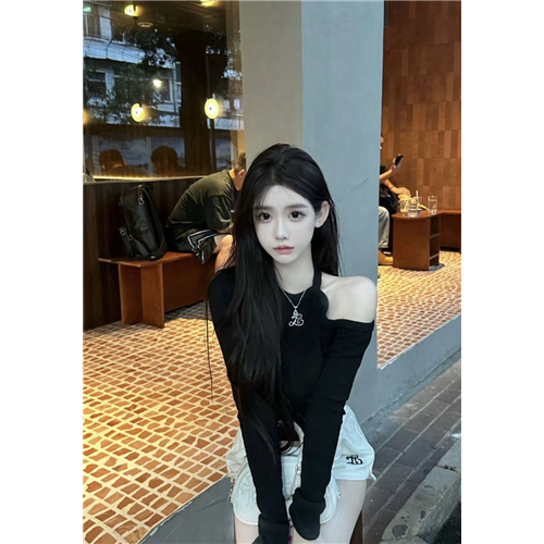 曲线性感小姐姐芊妤